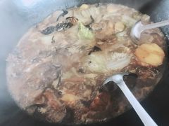 -粘豆包柴火铁锅炖