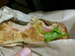 -星巴克(北京西站5号候车室)