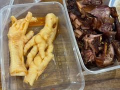 -狗撵鸭(泰山公寓店)