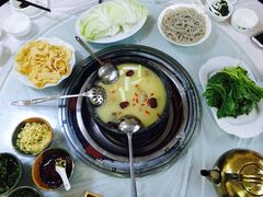 -南渝食府.墨脱石锅松茸鸡