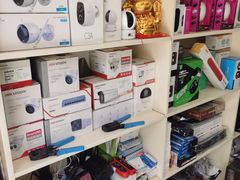 -鸿准通信科技·忠诚手机电脑维修中心(三林店)