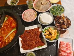 -重庆川渝肥妹火锅