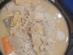 -肥汁米蘭香港米线(定西路店)