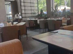 靠窗位-洛缦音乐餐厅(工业展览馆万象城店)