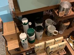 零售区-星巴克臻选(北京颐堤港中心第二店)