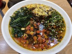 -三好食堂(煎饺·馄饨·肉饼米线·盛世广场店)