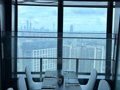 -亚洲国际大酒店·云顶阁旋转自助餐厅