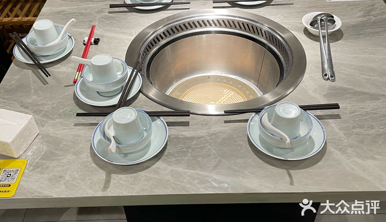 锅来乐地锅鸡：特色餐馆大揭秘