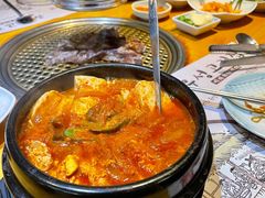 韩式泡菜汤-唯成•韩国炭火烤肉 유성고기