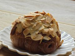 -VERIE BAKEHOUSE