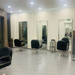 -HAIR HERE造型