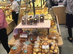面包甜点陈列柜-山崎面包(苏州中心店)