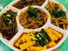 小吃五拼-令氏家外家周秦食府(高新店)