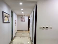 -瑞尔齿科(东方广场诊所)
