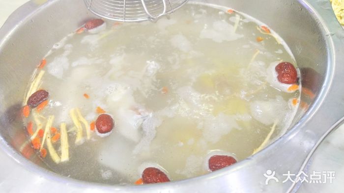 洲记中山脆肉鲩(下梅林店)清补凉锅底图片