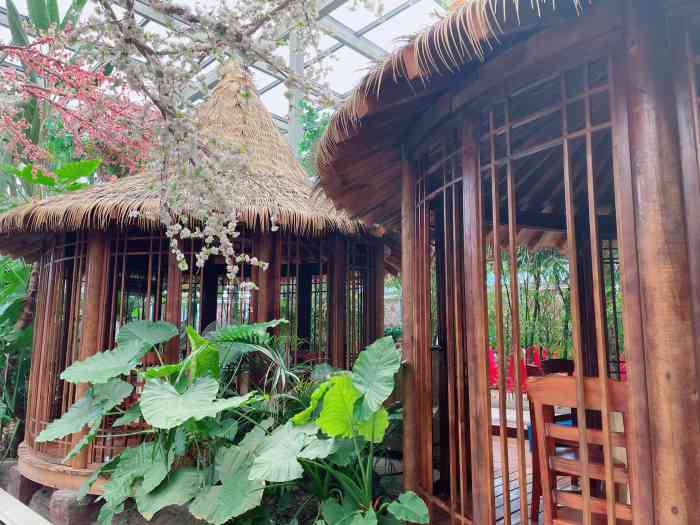 镜湖花园酒店-"一个大农场里面,酒店很大,像个热带雨林一.