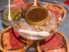 惠灵顿牛排-弦月窗LUNETTE BY AMANDA(复兴路店)