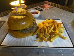 雙層牛肉漢堡-haxnbauer海森堡德国餐厅(深圳coco店)