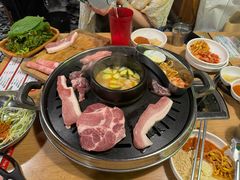 -江南猪肉商会无限续吃(弘大店)