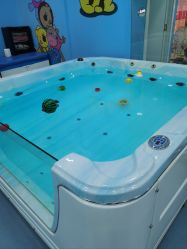 -熊小米专业儿童游泳馆