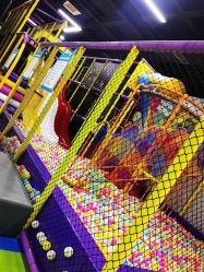 -蹦贝运动中心·蹦床·攀岩·闯关(龙岗店)