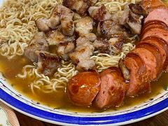 肉丁力肠公仔面-永安咖啡室