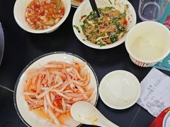-周良天山牛杂城(天山路总店)