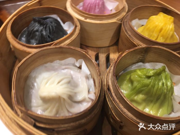 龍堂蟹黄小笼包(万家丽店)清新五彩小笼包图片