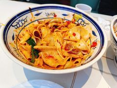 -阿瓦山寨·湘菜现炒·剁椒鱼头王(咸阳总店)