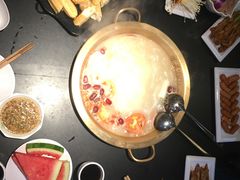 -怡品川宇火锅(宝立方店)