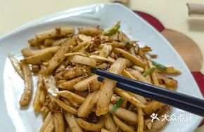 Bamboo Shoot Stir-Fried Rice Cake