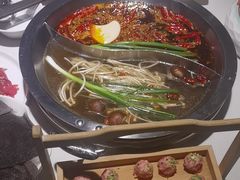 -茅草房·河畔园林火锅