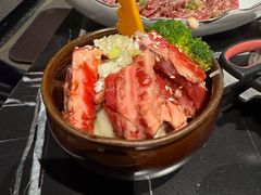 -山川小町·极番烧肉(新地假日广场店)
