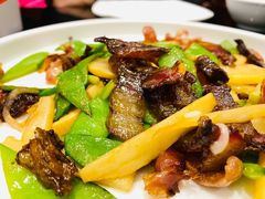 笋尖兰豆炒腊味-高第街56号港式餐厅·精选(世茂广场宽厚里大明湖店)