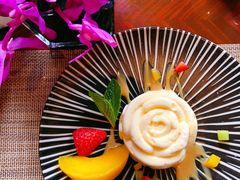 自制焦糖坚果冰糕-YUE·6·西式融合餐厅(外滩六号店)