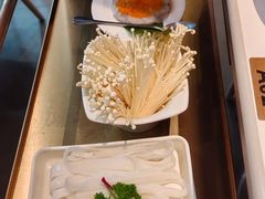 -左庭右院鲜牛肉火锅(金山万达店)