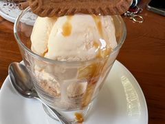 -Chom Cafe and Restaurant