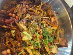 -愉肴麻辣香锅(中山路店)