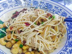 -渝之汇牛肉豌杂面