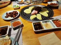 -唯成•韩国炭火烤肉 유성고기