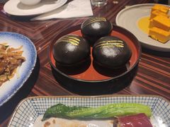 黑金流沙包-粤域茶餐厅