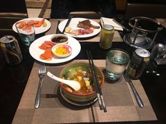 -大中华希尔顿酒店-念自助餐·嗨啤·小龙虾