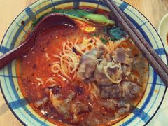 红烧牛肉面-陈家生煎(世茂双子塔店)
