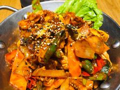 鱿鱼炒五花肉-富乐满韩国正宗炸鸡韩国料理(虹泉路店)