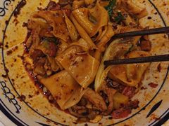 -阿瓦山寨·湘菜现炒·剁椒鱼头王(咸阳总店)
