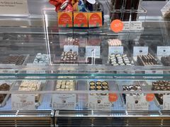 面包甜点陈列柜-VENCHI 闻绮(上海佛罗伦萨小镇店)