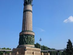 -人民防洪胜利纪念塔