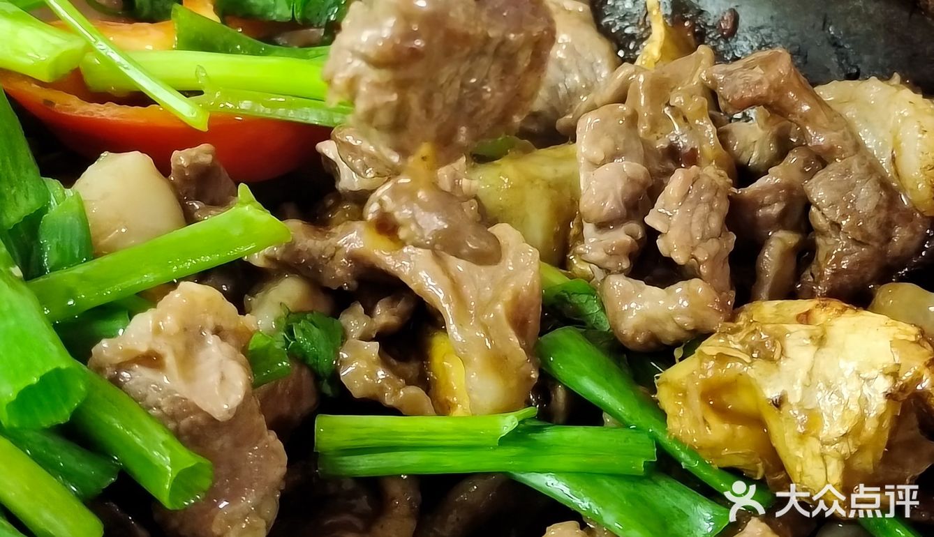 抵食夹大件的煲仔菜～秋哥美食