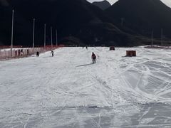 -荣盛康旅野三坡滑雪场