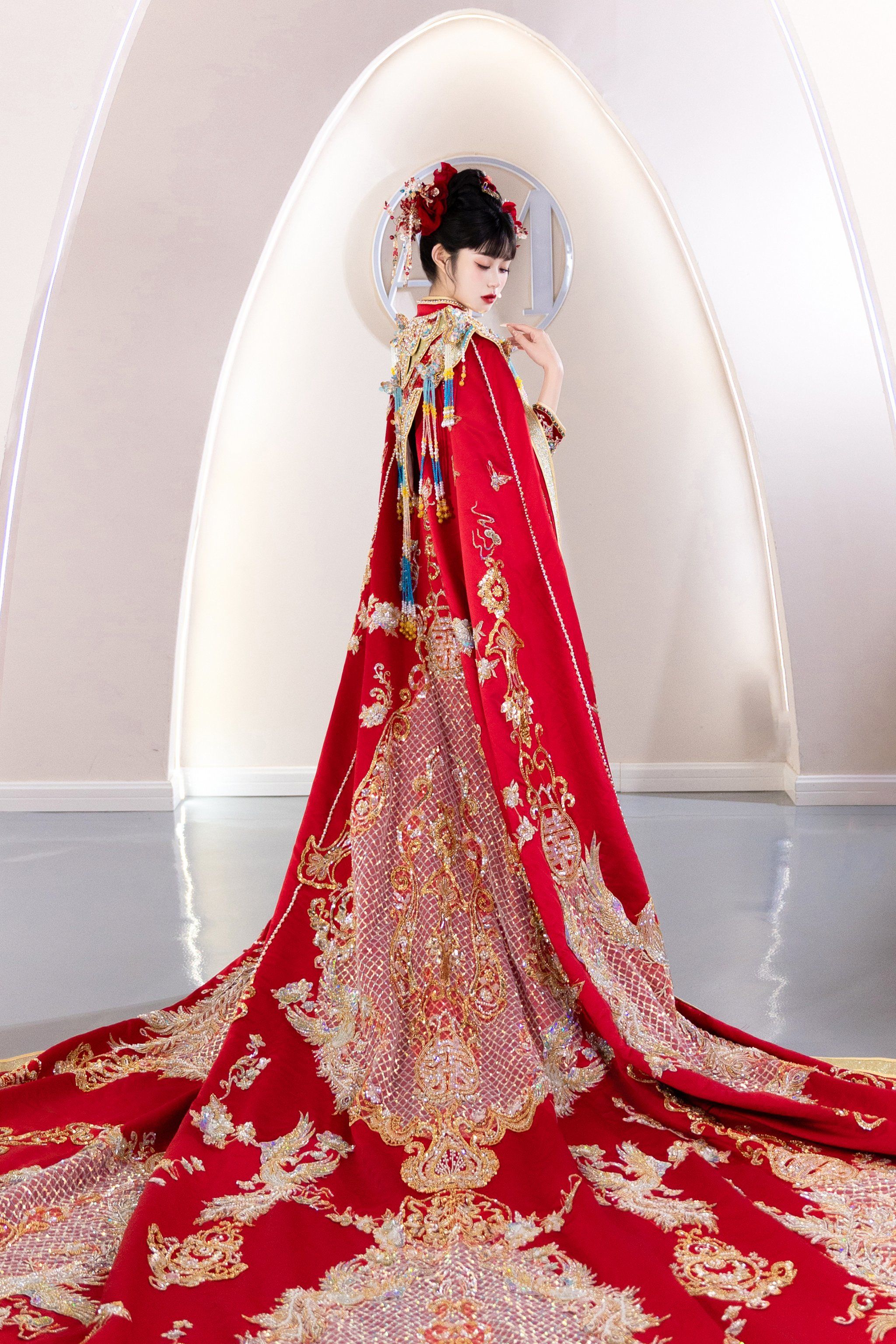 凤冠霞帔🔺中式拖尾礼服霸气登场!宜昌